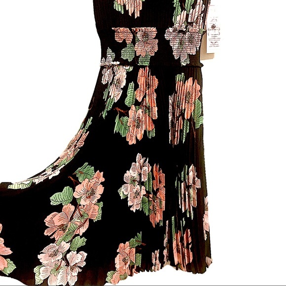 NWT Anthropologie Smocked Floral Sleeveless Midi Dress, Black Peach - Picture 3 of 16